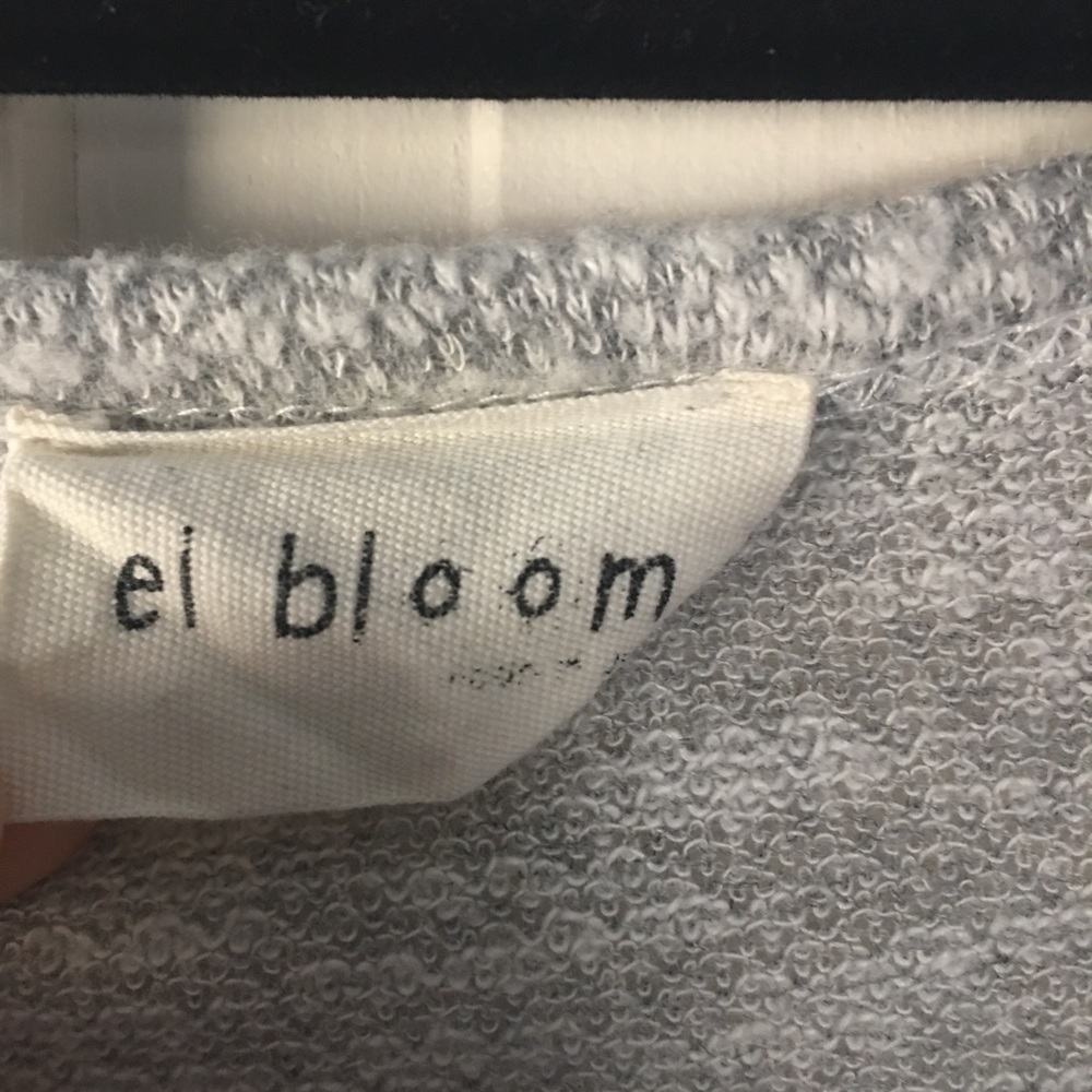 El Bloom Wrap Sweater - Picture 3 of 4